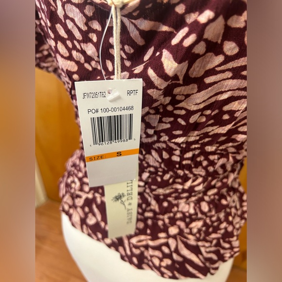 Daisy & Delilah cropped button up peasant top size small - Picture 4 of 6